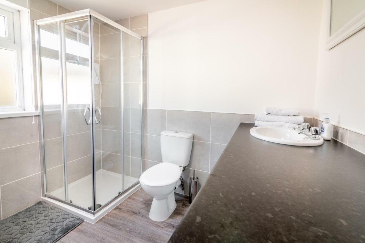 Platform Port Area Apartment 2 With Free Street Parking كينغستون أبون هول المظهر الخارجي الصورة
